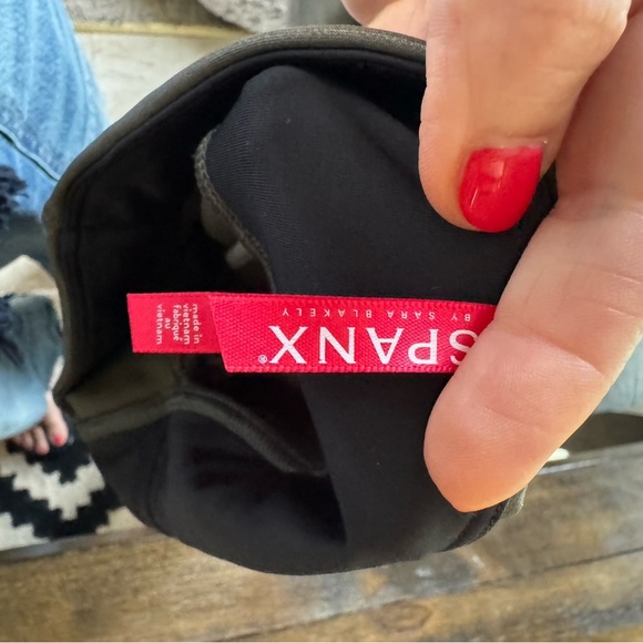 Spanx Faux Leather Olive Size SM like new condition - Picture 4 of 4